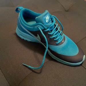 Nike Women’s Size 6 blue